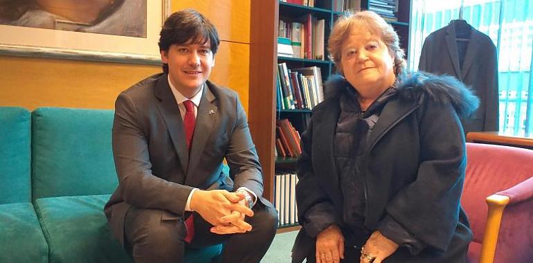 Encuentro del consejero de Ciencia con la presidenta de ELA Jovellanos