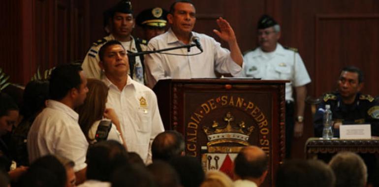 Presidente de Honduras "sacará las manzanas podridas de la Policía Nacional" 