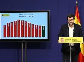 El paro baja en febrero en casi 43 mil personas