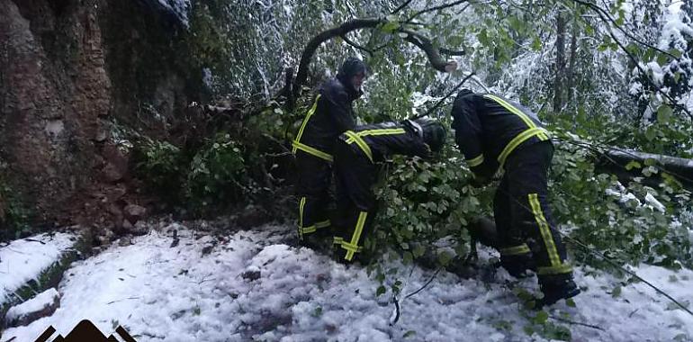 7 puertos con cadenas debido a la nieve en Asturias