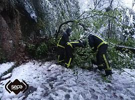 7 puertos con cadenas debido a la nieve en Asturias
