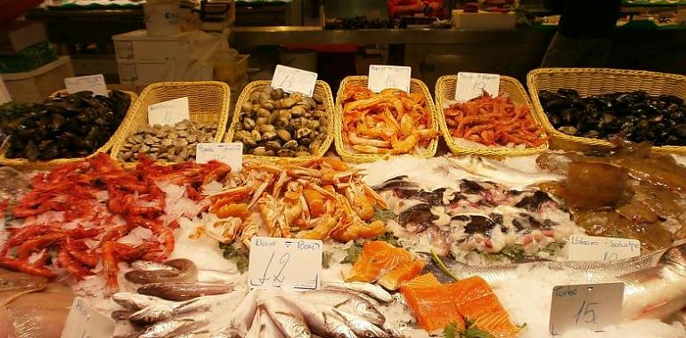 Fedepesca recuerda que las pescaderías siguen abasteciendo de productos a sus clientes
