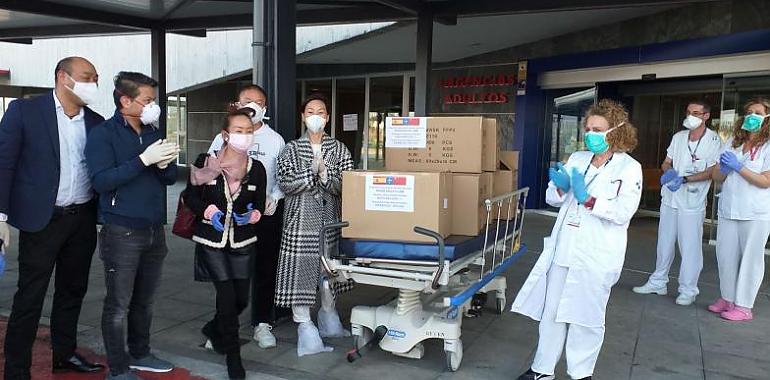 La comunidad china en Asturias dona más de 3.000 mascarillas al HUCA