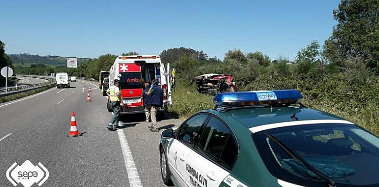 Dos heridos en accidente de tráfico en Siero