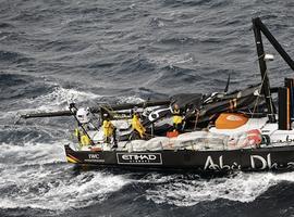 Abu Dhabi Ocean Racing prepara la reparación de su Volvo Open 70