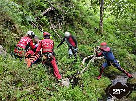 Rescatan a un barranquista lesionado en Ponga