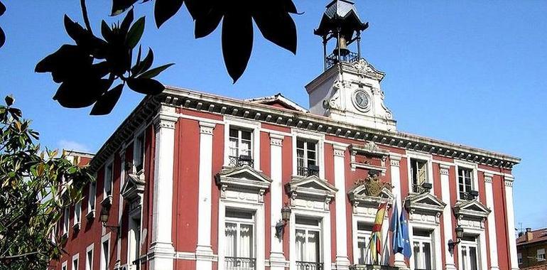 Retirada de elementos peligrosos en Mieres