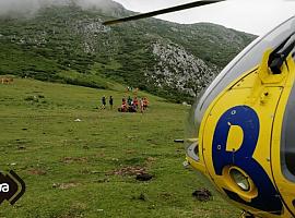 Rescatan a un joven montañero herido en Picu Pienzu de Parres