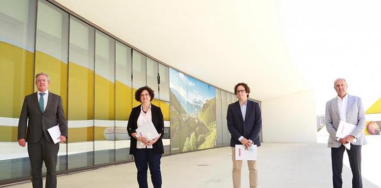 La exposición Centro Niemeyer. Reflejos de Asturias, inicia en Llanes su recorrido 