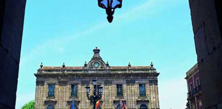 Gijón  iluminará esta noche la fachada consistorial con los colores de la bandera LGTBI