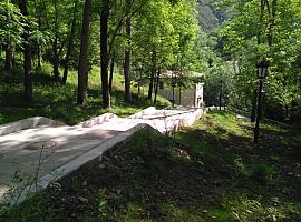 La Confederación del Cantábrico repara el camino fluvial del río Covadonga