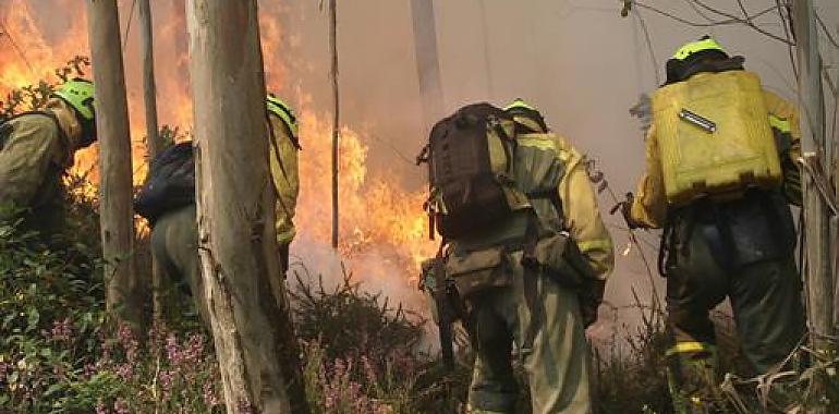 El Gobierno envía apoyos frente a los incendios que se extienden por Galicia