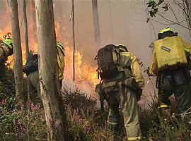 El Gobierno envía apoyos frente a los incendios que se extienden por Galicia