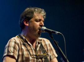 Toli Morilla canta a Bob Dylan en Tierra Astur de Colloto