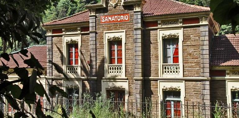 Sanatorio, botica y escuela de niñas de Bustiello en la lista roja del Patrimonio