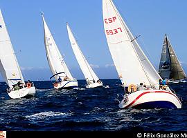 La bahía de Gijón estrena regata de cruceros con Aproches