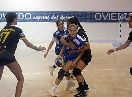 Victoria del Oviedo Balonmano Femenino en su primer amistoso