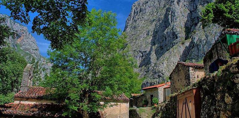 Bulnes elegido uno de los pueblos más sorprendentes de Europa, según Jetcost