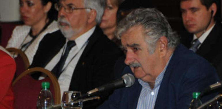 El presidente uruguayo reclama comida, instrucción y conocimiento para los más pobres 