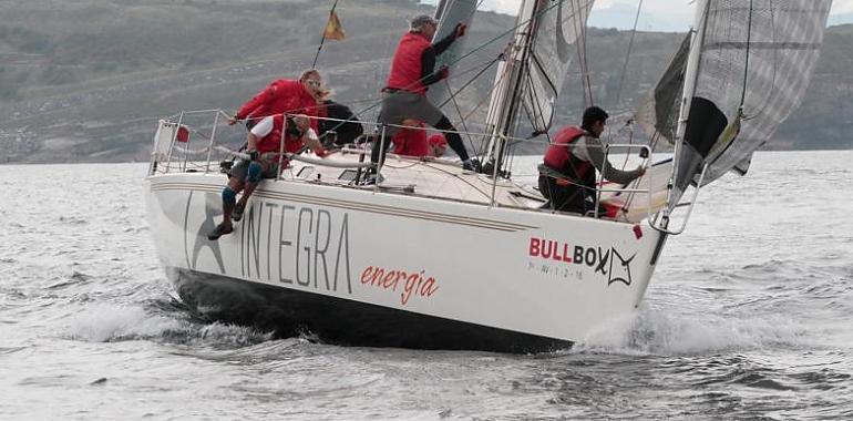 El trofeo Otoño de Cruceros navega este finde la bahía gijonesa