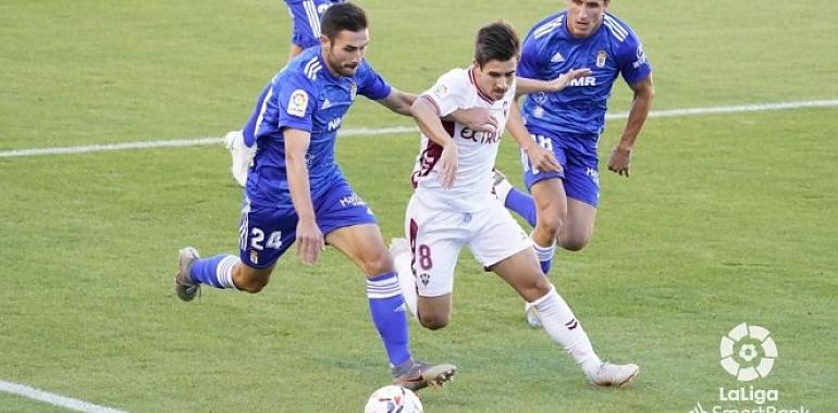 El Real Oviedo arranca un punto con todo en contra en el Carlos Belmonte