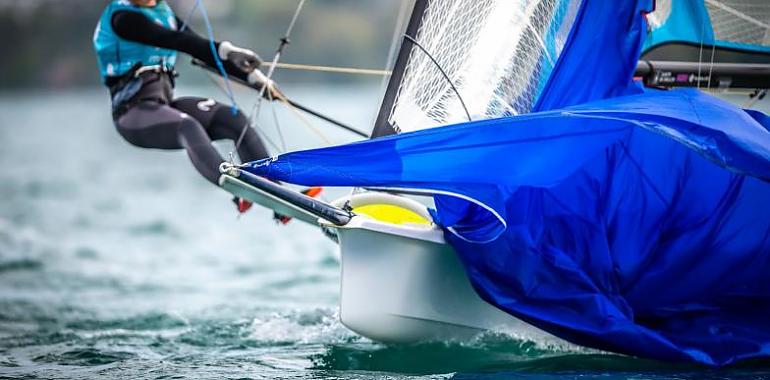 El equipo asturiano de los hermanos Alonso, 12º en el europeo de 49er