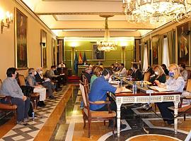 Un tenso Pleno aprueba las Ordenanzas de Tributos para Oviedo