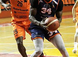 El Liberbank Oviedo Baloncesto cae en el último encuentro de pretemporada por 75-73.