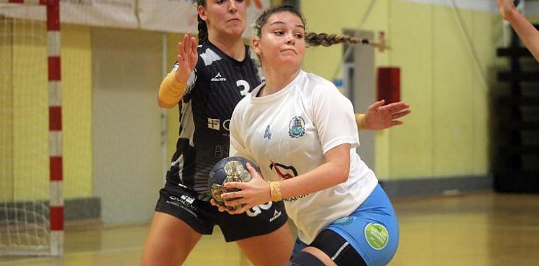 Tres de tres para el Oviedo Balonmano Femenino