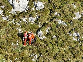 Rescatado un montañero herido en la cabeza en la Mostayal de Morcín