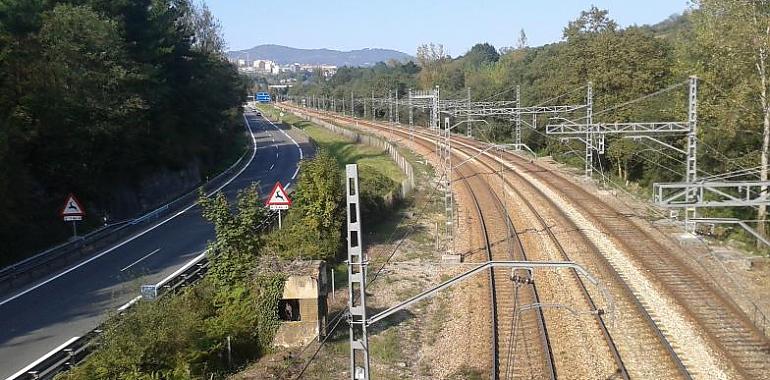 Se presenta un informe qu’analiza l’incumplimientu de la toponimia oficial na rede ferroviaria dAsturies