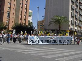 Los 820.000 asalariados del sector agrario pasarán al Régimen General de la SS