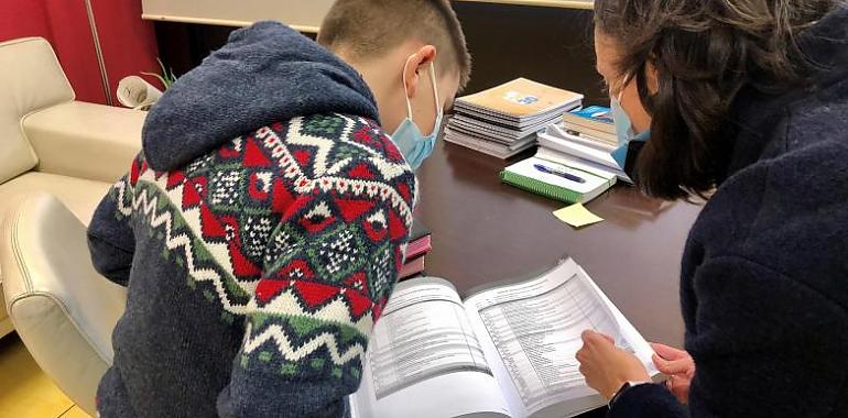 Un niño tutelado participa en el programa "Consejero por un día"