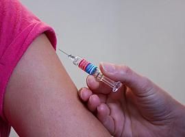 Asturias vacuna desde el lunes al personal sanitario de primera línea