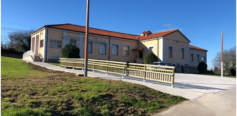 El Ayuntamiento de Gijón acondiciona el terreno de la sede vecinal de La Pedrera 