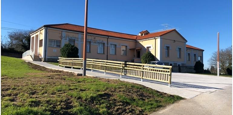 El Ayuntamiento de Gijón acondiciona el terreno de la sede vecinal de La Pedrera
