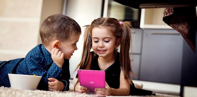  Cómo complementar el aprendizaje en el aula con la tecnología en el próximo Día Internacional de la Educación