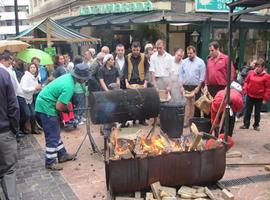 El domingo a mediodia, multitudinario \"amagüestu\"  con sidra del duernu en Gascona