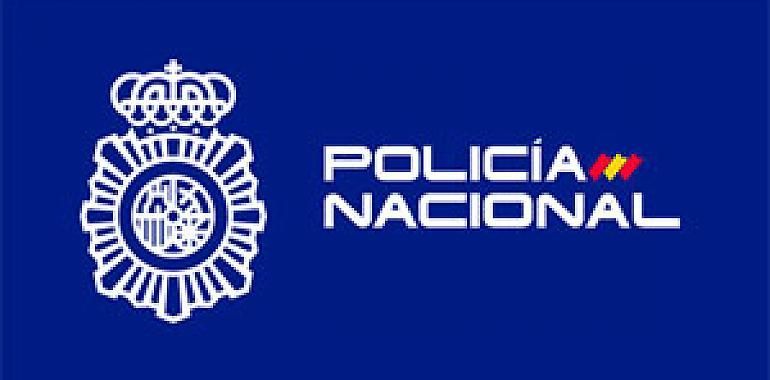 La Policía Nacional sanciona a 6 jóvenes por una fiesta ilegal en Luarca