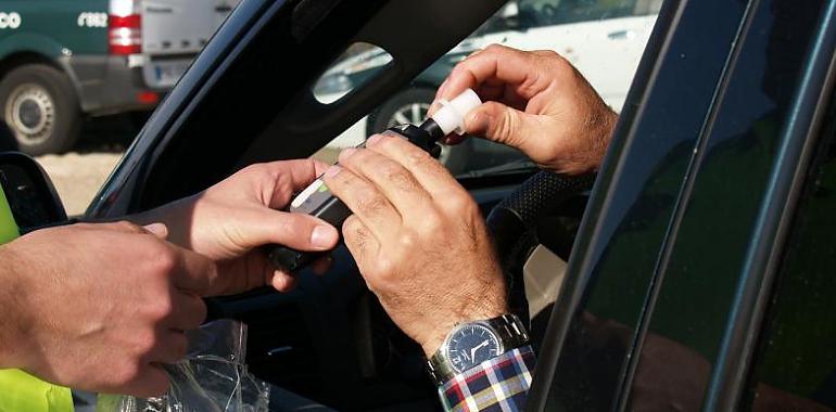 Detenido un conductor que triplicaba la tasa de alcohol por un presunto delito contra la seguridad vial