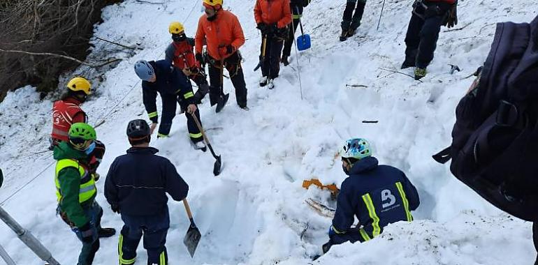  Localizado el cuerpo sin vida del operario víctima del alud en San Isidro de Aller