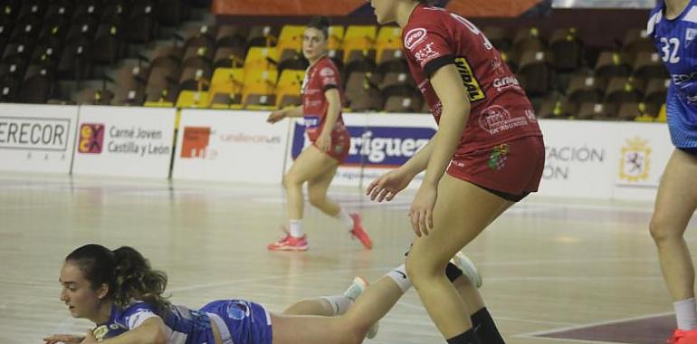 El Oviedo Balonmano Femenino cayó en León