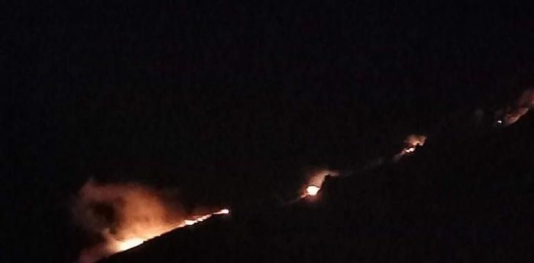 120 hectáreas han sido afectadas por el fuego del Monte Priena, enfrente de Covadonga