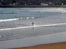 Esta noticia no tiene titular. Solo fíjense en la foto. Playa de Gijón 18/02/2021