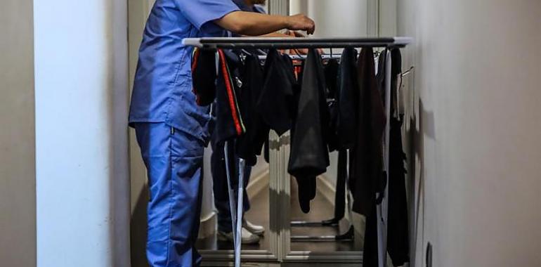 Trabajo envía 45.000 cartas para informar de la regularización de salarios de las empleadas de hogar
