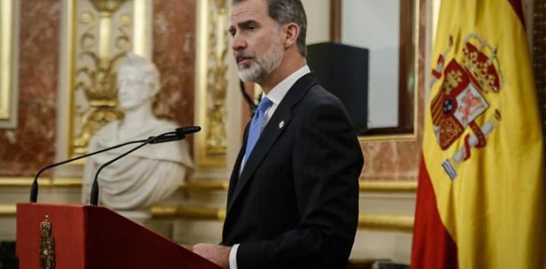 Felipe VI alaba al ex Jefe del Estado Juan Carlos ante el Congreso