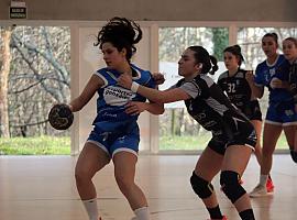 El Oviedo Balonmano Femenino recuperó en Galicia