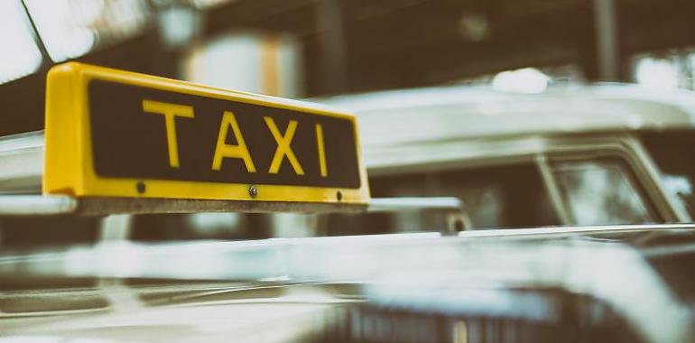 El Ayuntamiento de Avilés aprueba 96 ayudas de 400 euros para taxistas