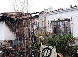 Dos quemados de gravedad en el incendio de una vivienda en Ribadesella