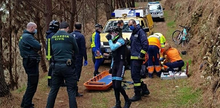 Rescatado y hospitalizado un ciclista herido en la Sierra Plana de Llanes